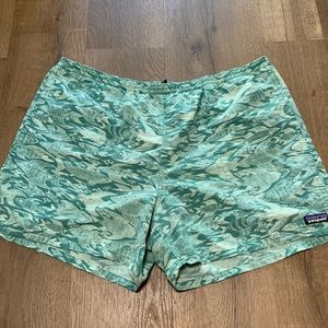 Patagonia Aquamarine Flying Fish Pattern Hike/Swim Shorts Size XL